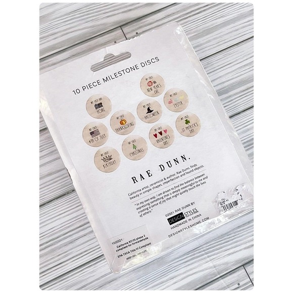 Rae Dunn Baby Milestone Photo Discs with Holidays - 10 Piece Set. NWT BEAUTIFUL - Picture 2 of 3